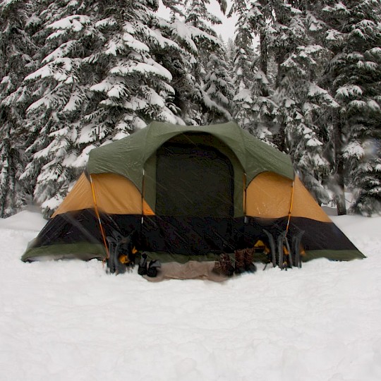 Tenda nella neve