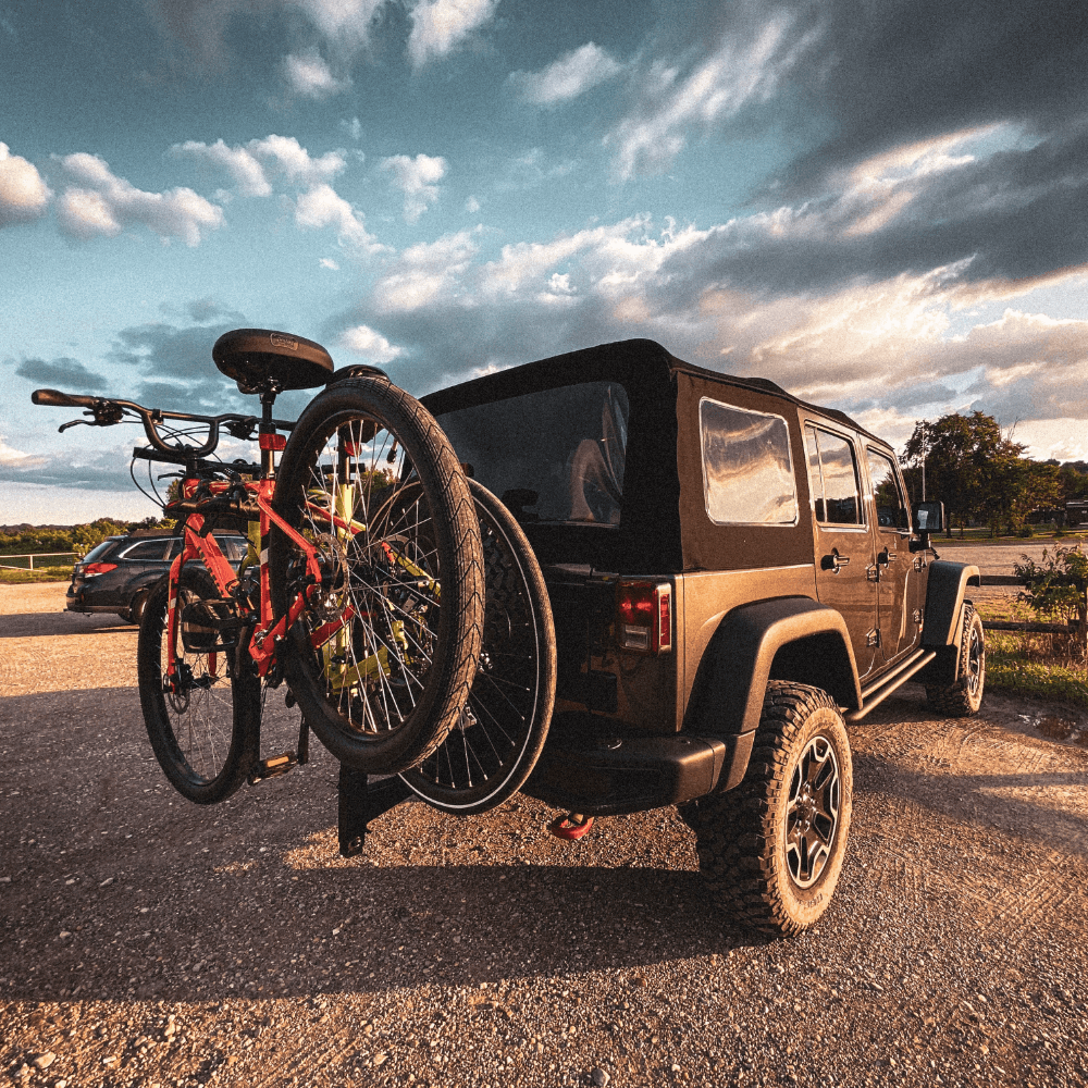 Porte-vélo sur un véhicule tout-terrain